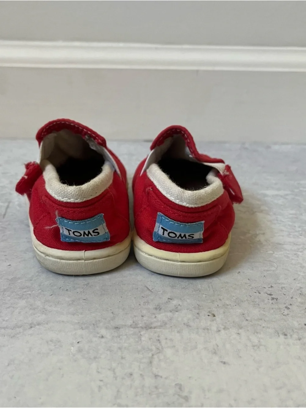 Kids TOMS Classic Shoes Red 4 Unisex